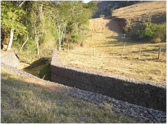 travessia_do_corrego_morro_grande